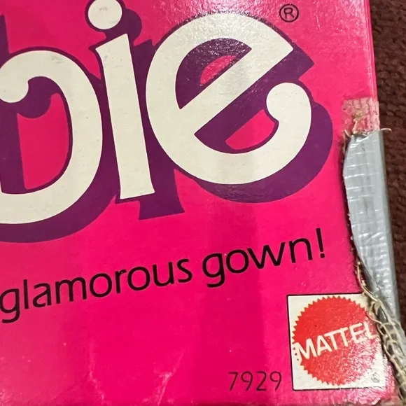 Vintage Mattel 1984 DAY-TO-NIGHT #7929
Barbie has some accessories preowned. - Picture 5 of 6